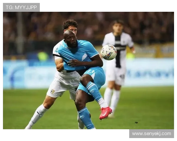 卢卡库：从天才前锋到球队核心的蜕变之路与未来展望